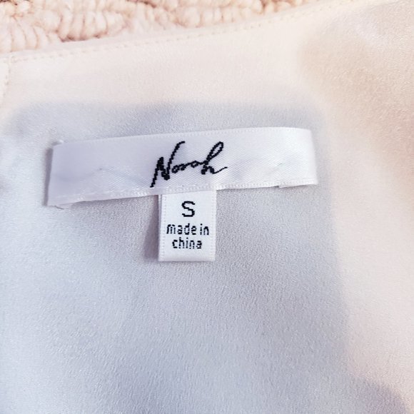 ❤️ 2/$25 … Cream shift dress - Picture 5 of 6